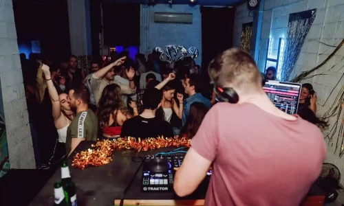 ארץ לוץ תל אביב מתחם גג מדהים למסיבות ואירועים