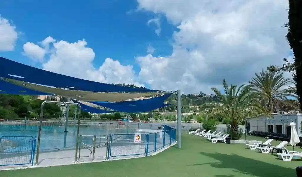 בריכת מונפורט