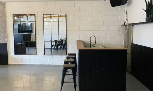 גג בתל אביב עם בריכה מחוממת