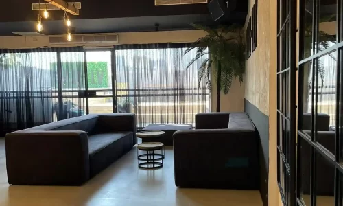 גג לאירועים עם בריכה מחוממת ונוף