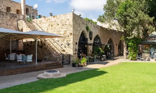רותס מסעדה לאירועים במבנה אבן עתיק