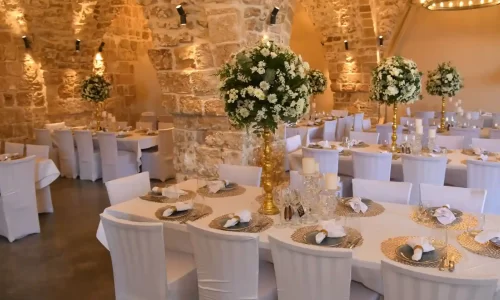 רותס מסעדה עם גינה לאירועים במבנה עתיק והיסטורי