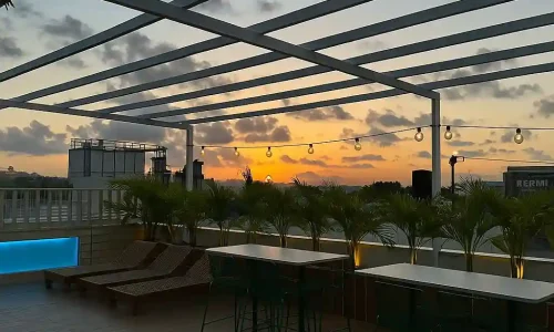 מסיבת רווקות עם בריכה בחיפה