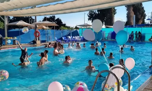 הבריכה בבית עובד לבת מצוות עד 220 אנשים