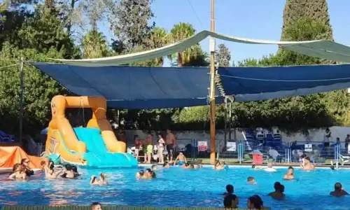 הבריכה בבית עובד מקום לימי הולדת מסיבות רווקים חתונות