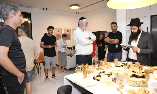 וילה ליד קברי צדיקים