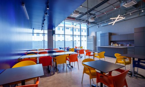 אולם לסדנאות במרכז