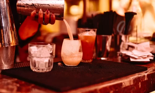 אירוע יוקרתי עם בר וחצר