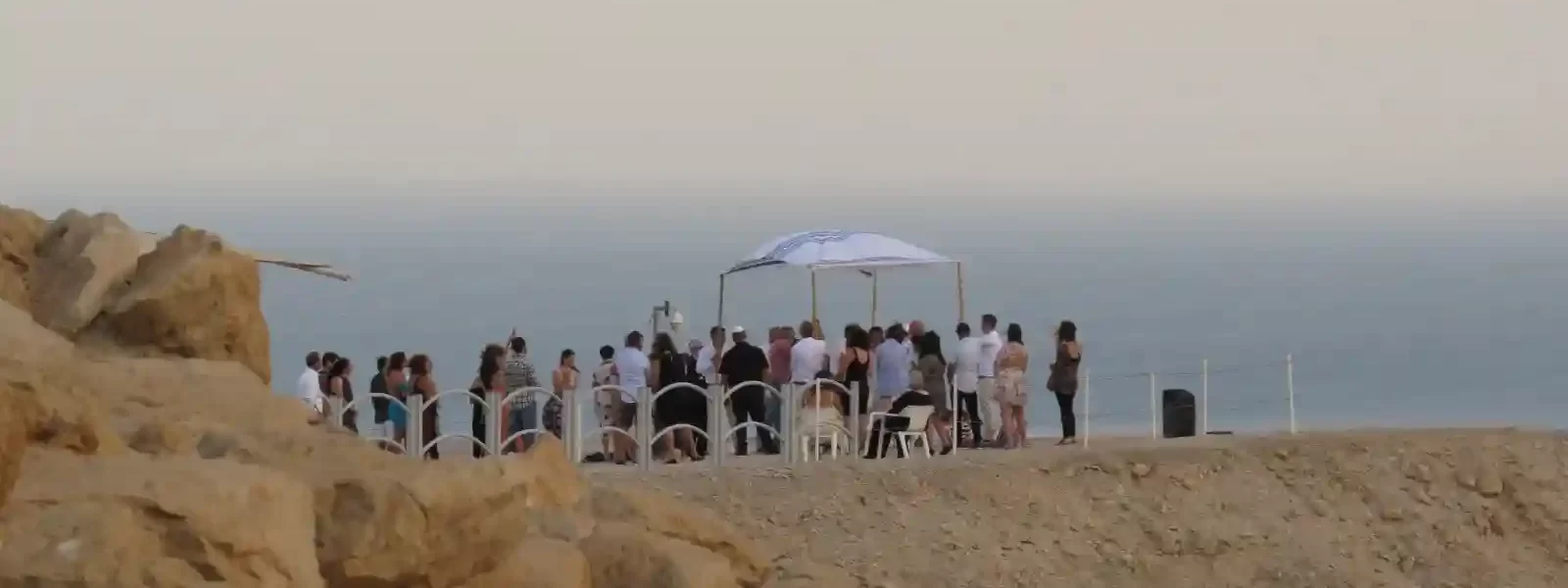 הצעת נישואין ליד ים המלח