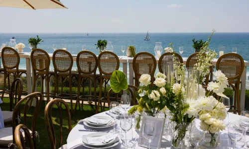 חופה מול הים