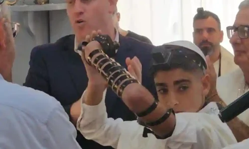 חלאקה בבית כנסת