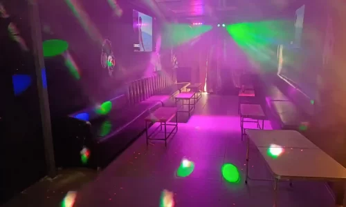 מסיבה קטנה בלופט בשרון