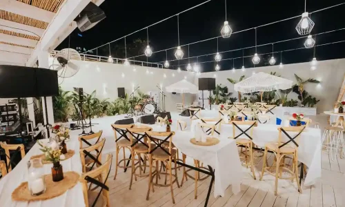 וילה עם בריכה בפתח תקווה