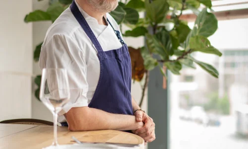 בריתה במסעדה במרכז