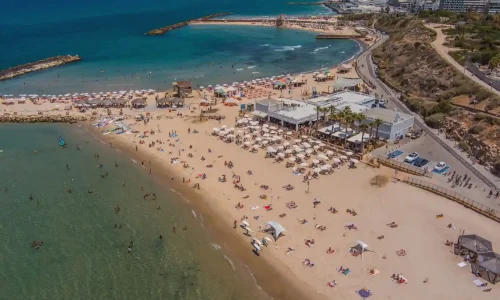 גג לאירועים מול הים