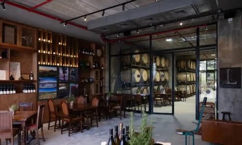 הרמת כוסית ביקב במרכז