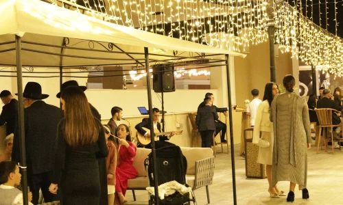 חתונה במעלה אדומים