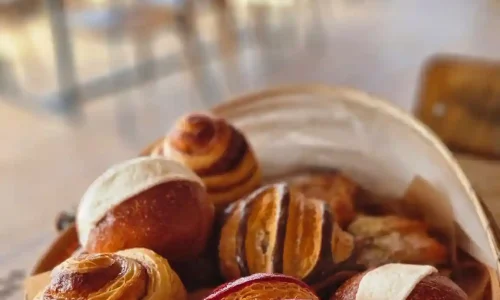 מסיבת רווקות בבית קפה עם חצר