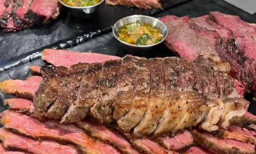 ערב חברה במסעדה בשרית