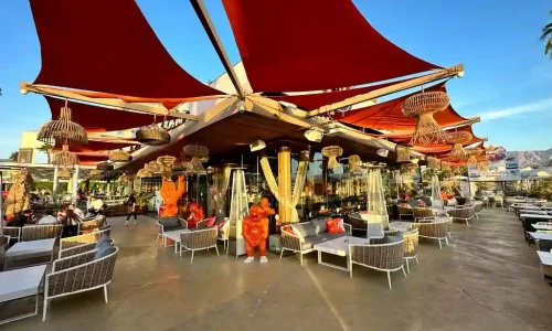 יום הולדת במסעדה מול הים