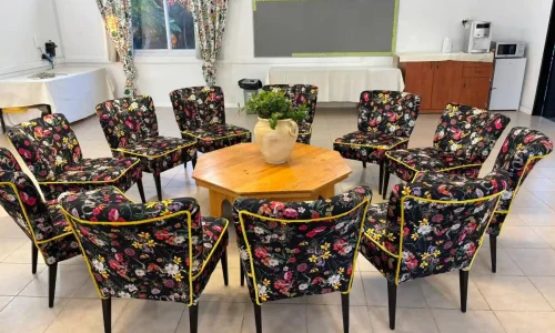 ישיבה עסקית במלון