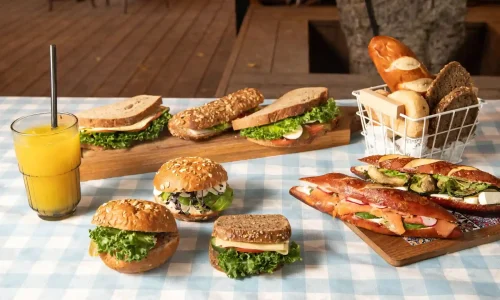 מסיבת רווקות במסעדה חלבית