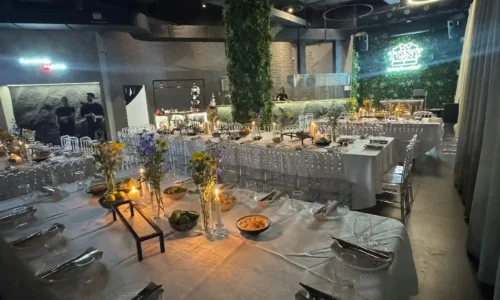 טוני מקום לאירוע