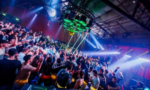 אירוע חברה במועדון במרכז