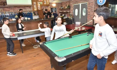 בר מסעדה לסדנאות במרכז