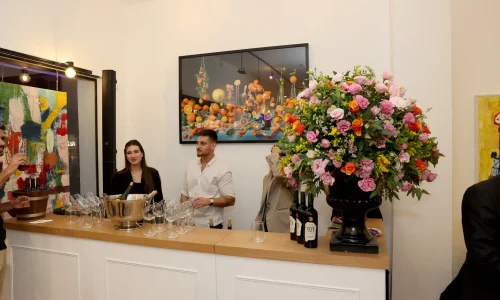 הרצאה בגלריה במרכז