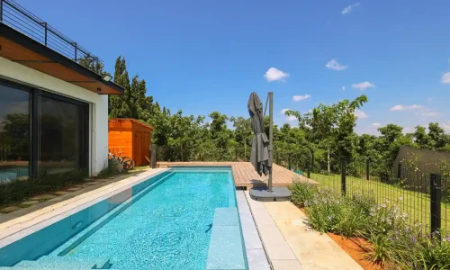 וילה עם בריכה למסיבת חברה