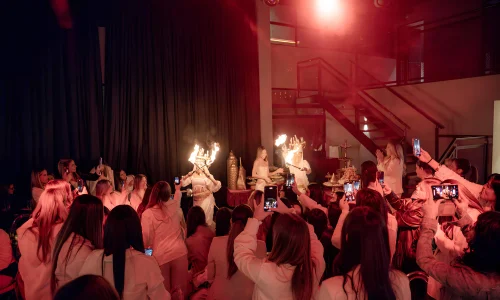 מועדון לערבי חברה