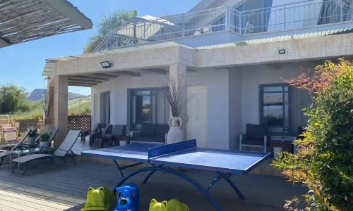 מתחם צימרים למשפחה גדולה על הכנרת