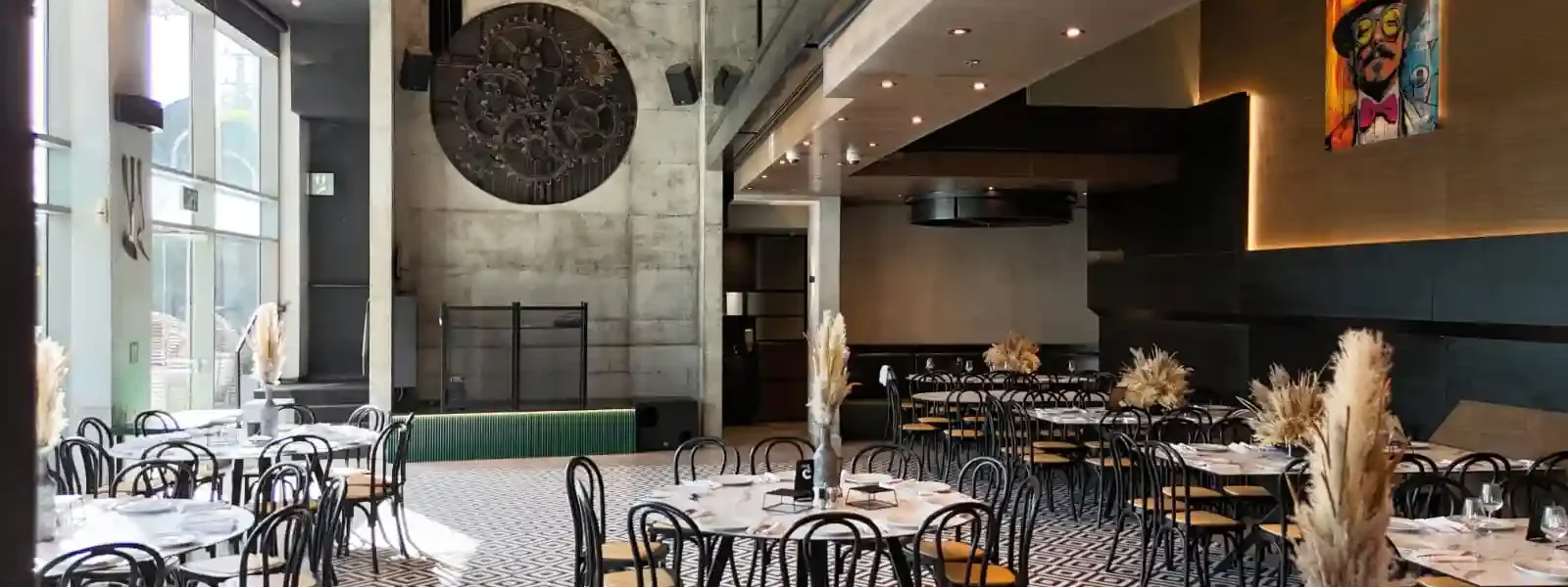 החצר – אחוזת ים