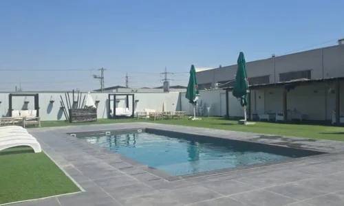 מתחם אירועים בקריות עם בריכה