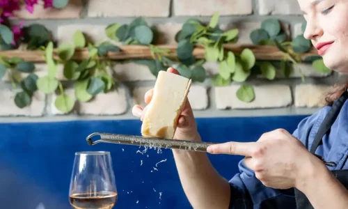 סלון יווני מסעדה יוקרתית