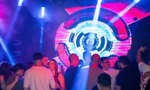 מסיבת חתונה בחול