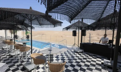 מקום עם בריכה לאירוע