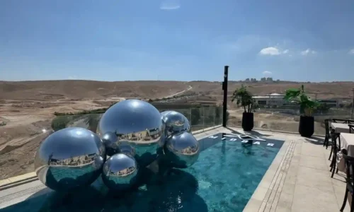 מקום לחתונה עם בריכה