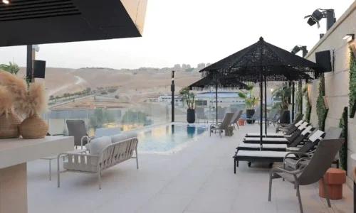 מקום ליום הולדת עם בריכה