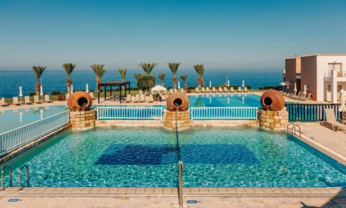 חתונה עם בריכה בפאפוס