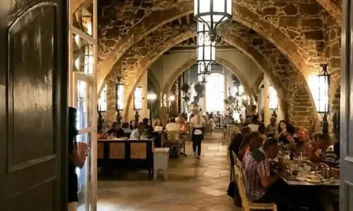 מסעדה לאירועים קטנים בחו"ל