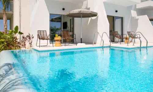 מקום עם בריכה לחתונה בחול