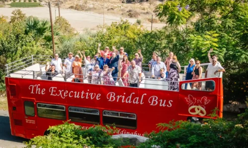 מסיבת חתונה אזרחית עם נוף בקפריסין