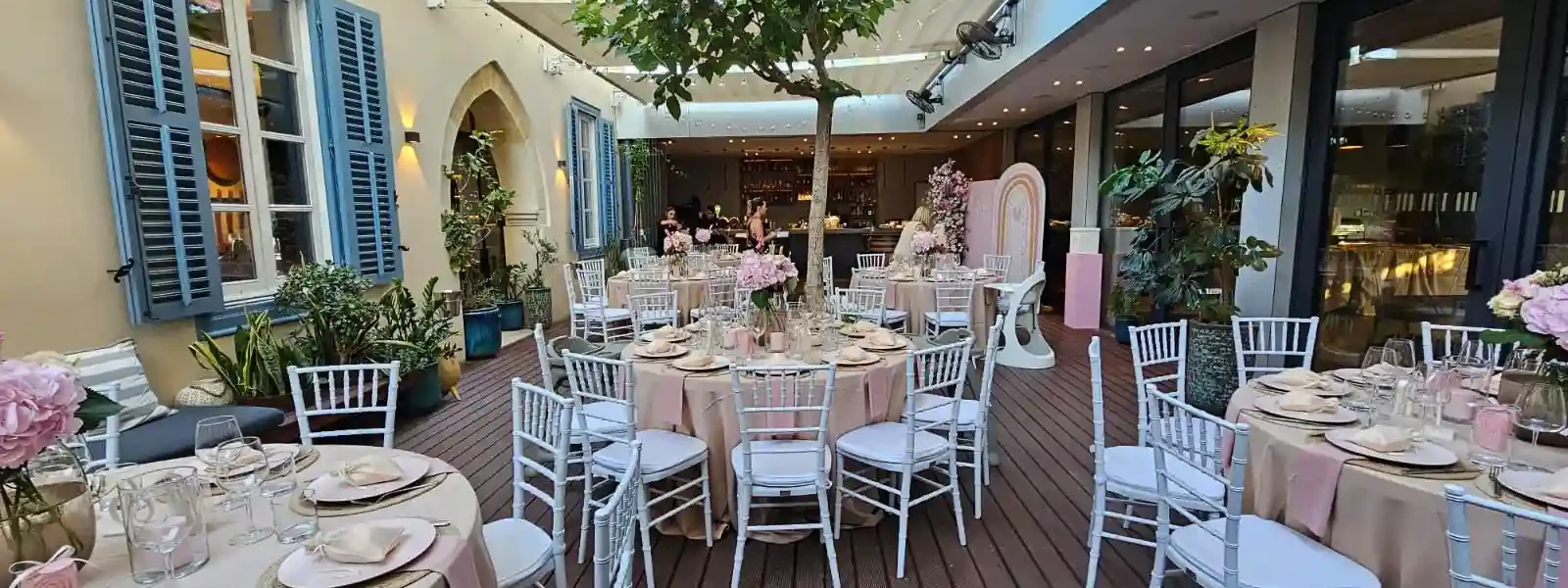 מקום למסיבת אירוסין בלרנקה