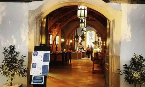 מקום לחתונה קטנה במסעדה בלרנקה