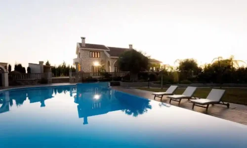 וילה עם בריכה לאירועים בקפריסין