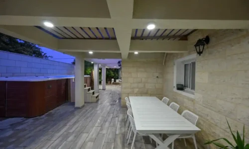 מקומות לאירוע קטן עם בריכה