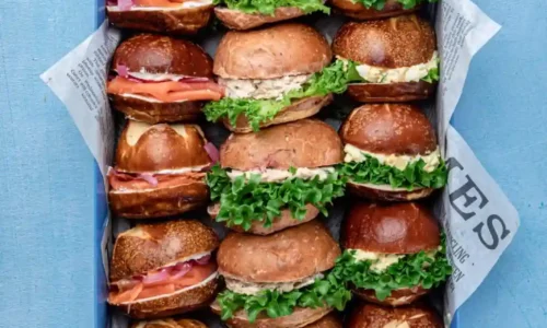 מגשי אירוח לאירועים במרכז