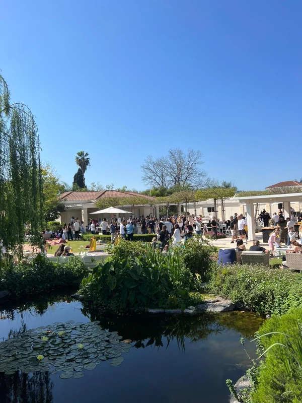 אחוזת בצרה לאירועי חברה במרכז